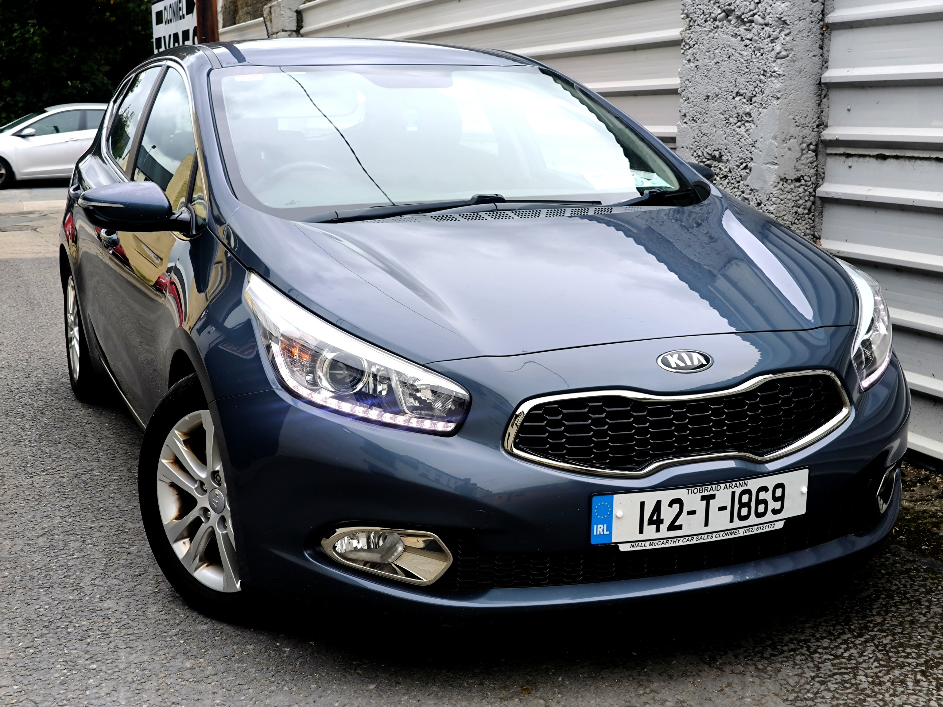 Car photo 8